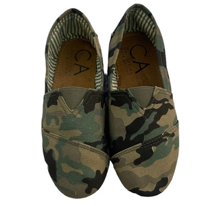NWOT 6 Ca Collection By Carrini Camouflage Flats Camo Canvas Flat Slip‎ On Shoes